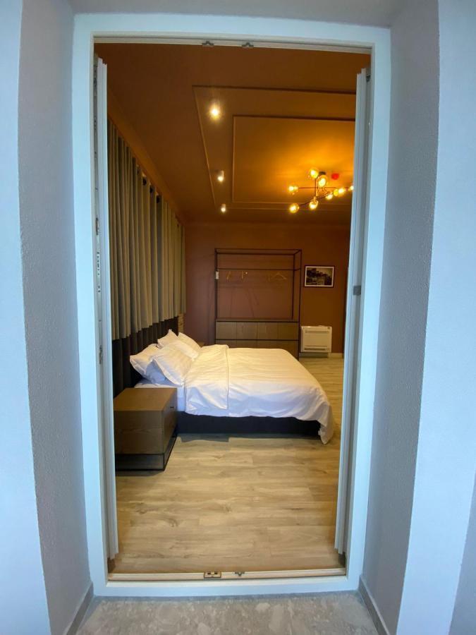 Ardenica Boutique Hotel Lushnje Bagian luar foto