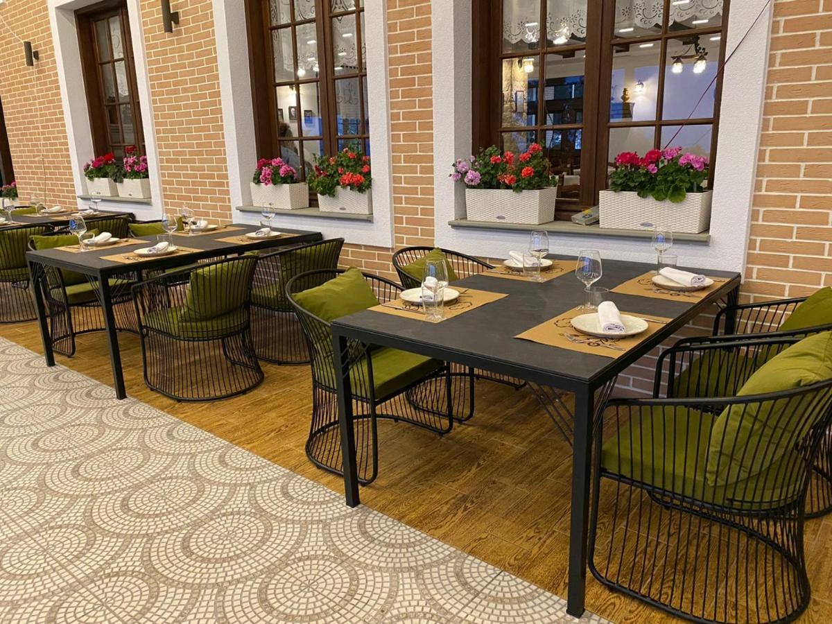Ardenica Boutique Hotel Lushnje Bagian luar foto
