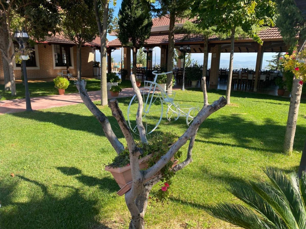 Ardenica Boutique Hotel Lushnje Bagian luar foto